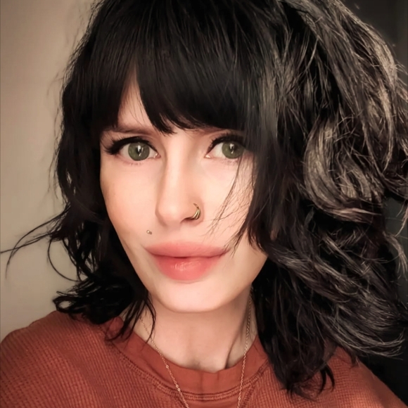 Meet your Posher, Harmony - Picture 1 of 4